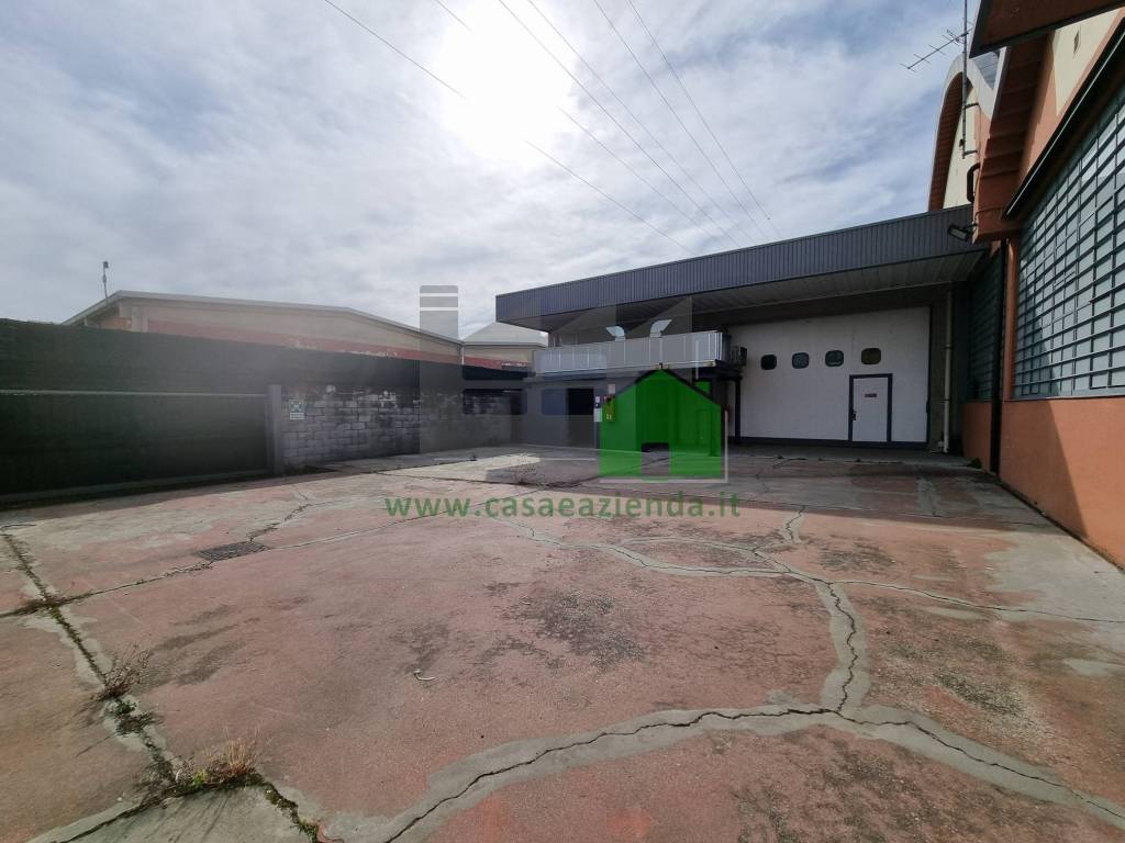 capannone in affitto a Cologno Monzese in zona San Maurizio al Lambro
