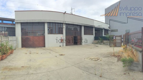 capannone in affitto a Cologno Monzese