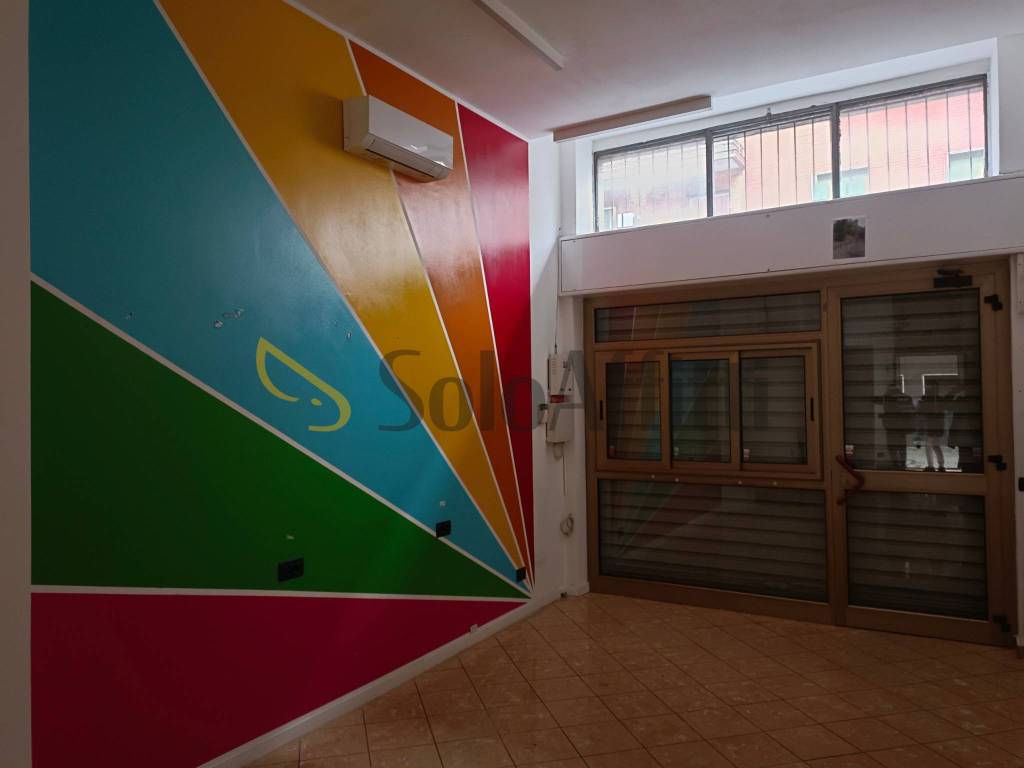 negozio in affitto a Cologno Monzese