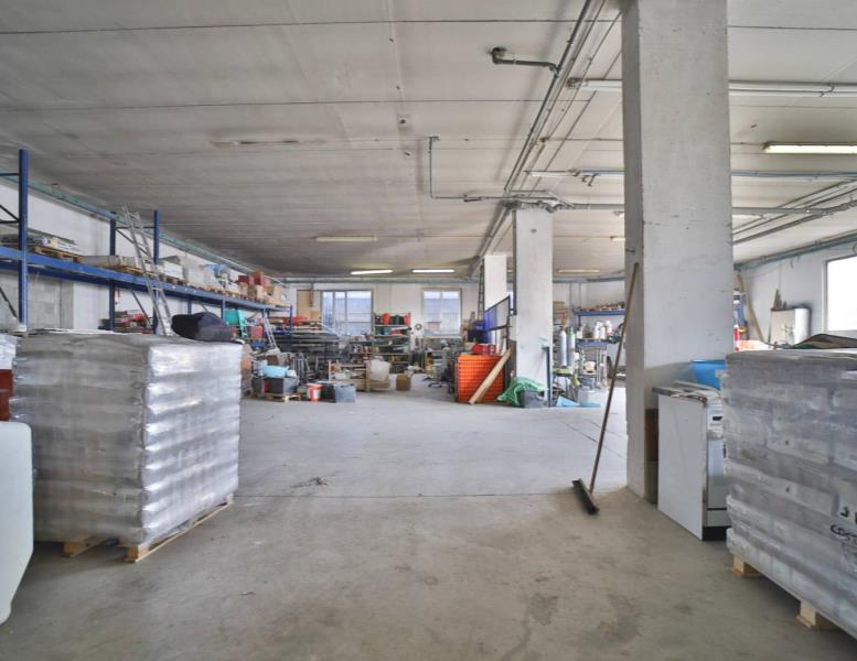 locale commerciale in affitto a Cologno Monzese in zona San Maurizio al Lambro