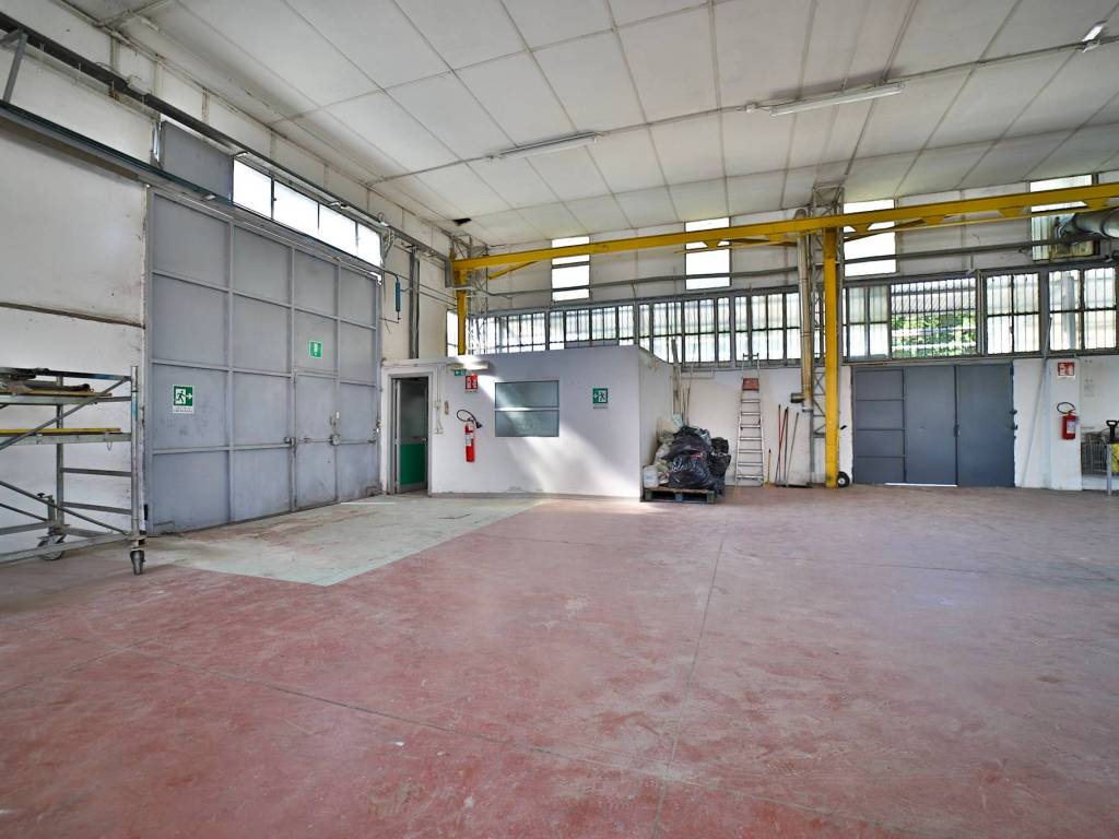 locale commerciale in affitto a Cologno Monzese in zona San Maurizio al Lambro
