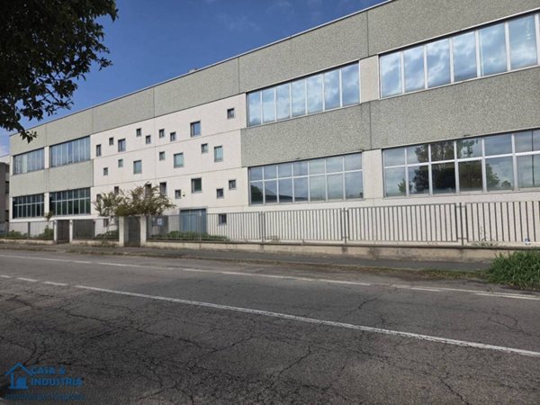 locale commerciale in affitto a Cologno Monzese in zona San Maurizio al Lambro