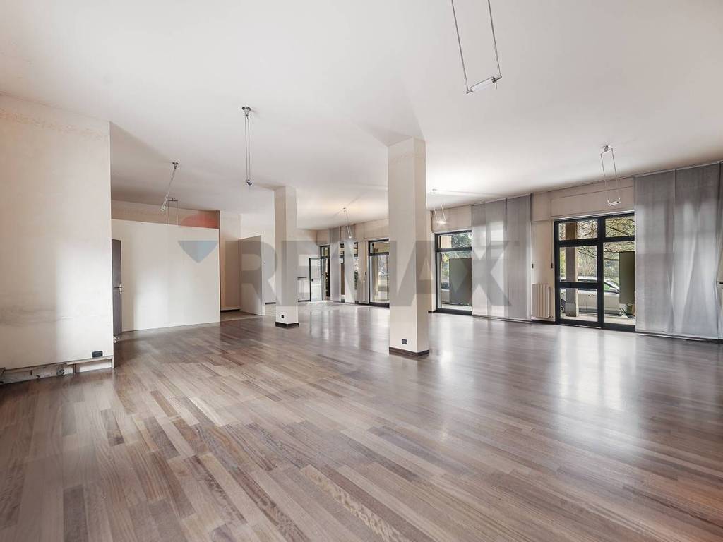 negozio in affitto a Cormano