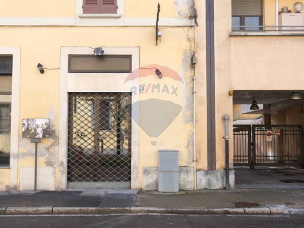 negozio in affitto a Cornaredo