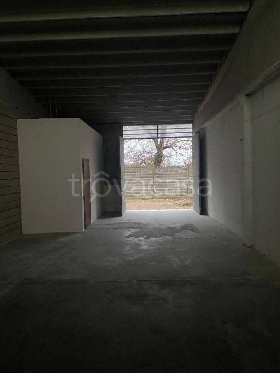 locale commerciale in affitto a Cornaredo