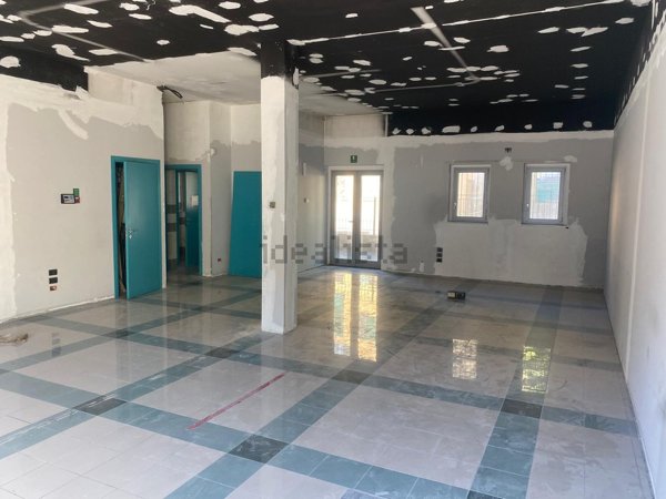 negozio in affitto a Cornaredo in zona San Pietro all'Olmo