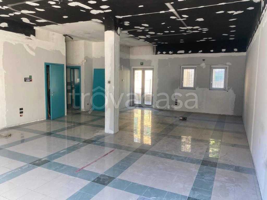 negozio in affitto a Cornaredo in zona San Pietro all'Olmo