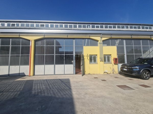 capannone in affitto a Cornaredo