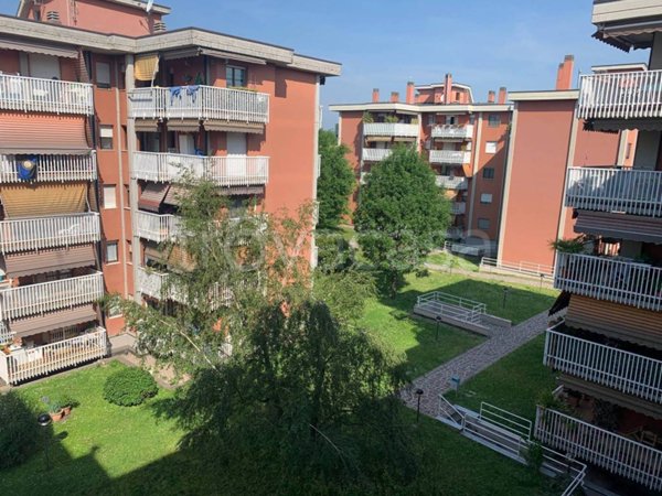 appartamento in affitto a Cornaredo in zona Favaglie