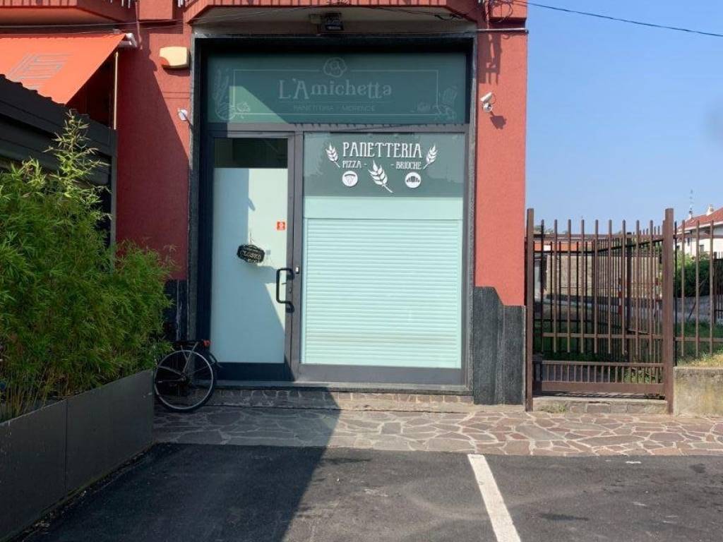 negozio in affitto a Cornaredo in zona Cascina Croce