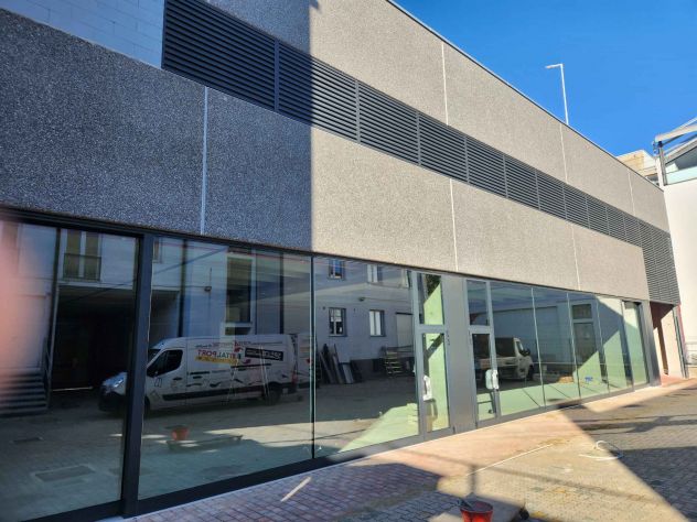 locale commerciale in affitto a Corsico
