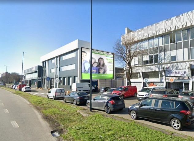 locale commerciale in affitto a Corsico