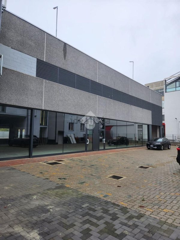 capannone in affitto a Corsico