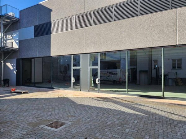 negozio in affitto a Corsico