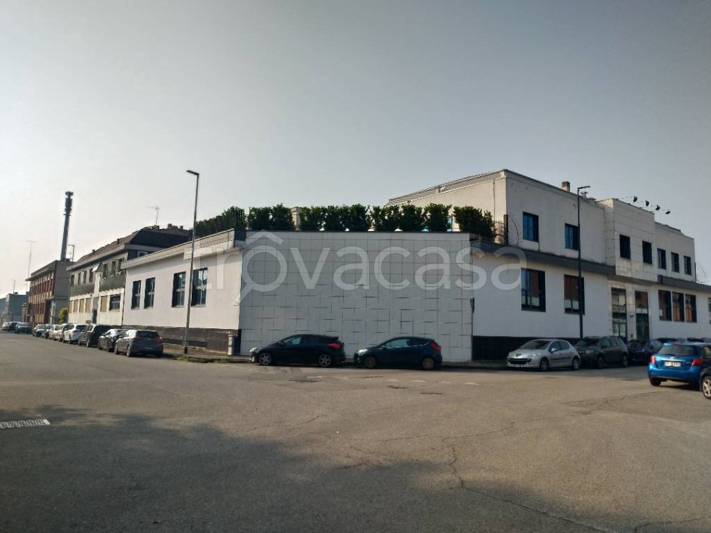 capannone in affitto a Corsico