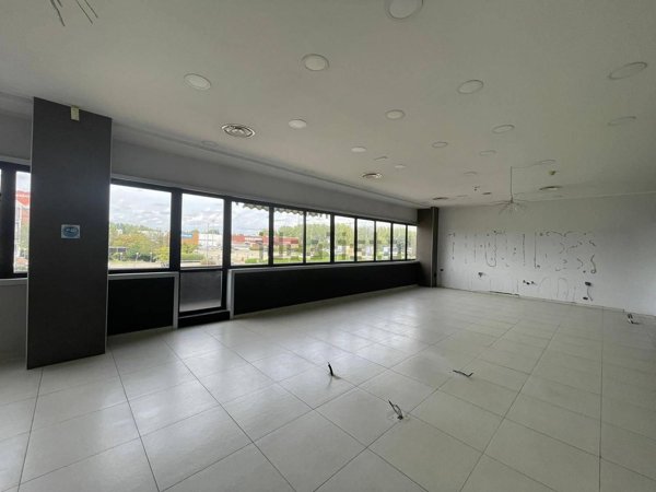 locale di sgombero in affitto a Corsico