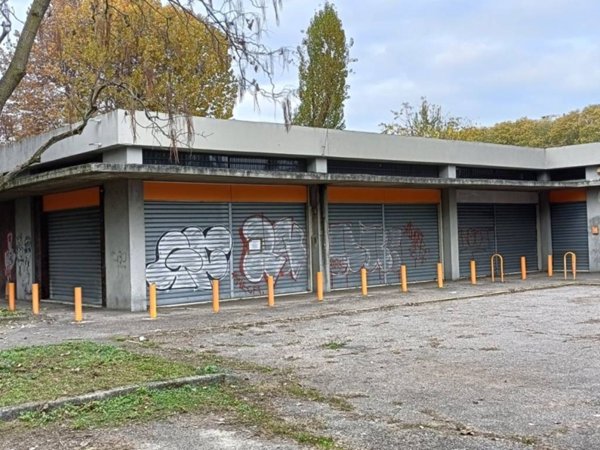 negozio in affitto a Corsico