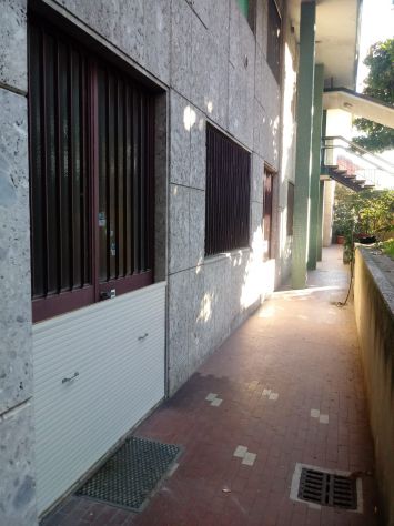 locale commerciale in affitto a Corsico