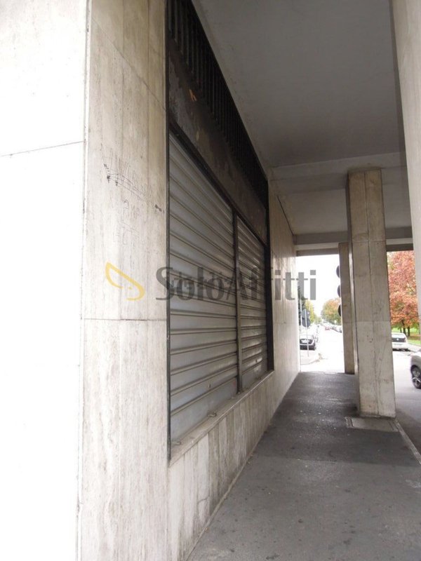 negozio in affitto a Corsico