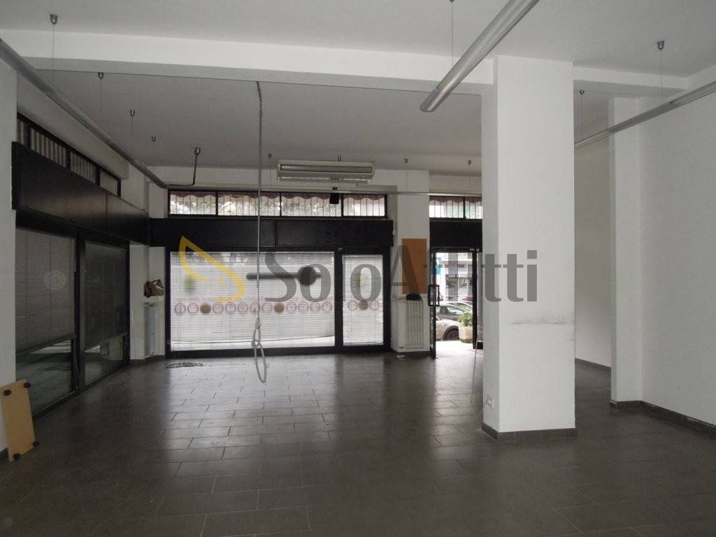 negozio in affitto a Corsico