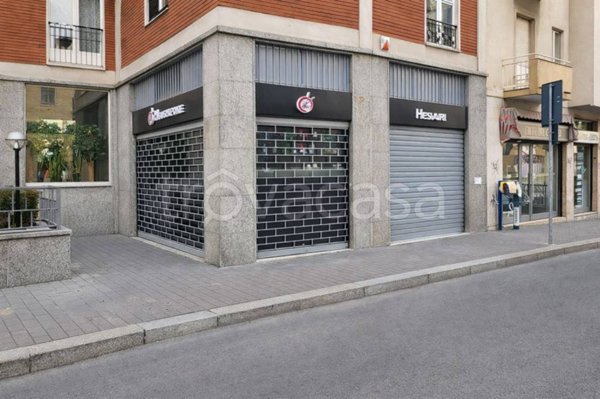 negozio in affitto a Corsico