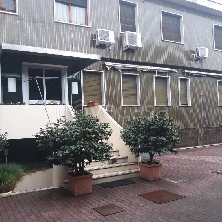 ufficio in affitto a Corsico