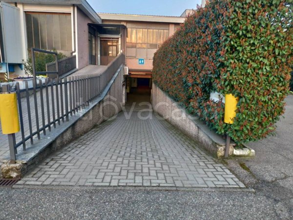 locale di sgombero in affitto a Corsico