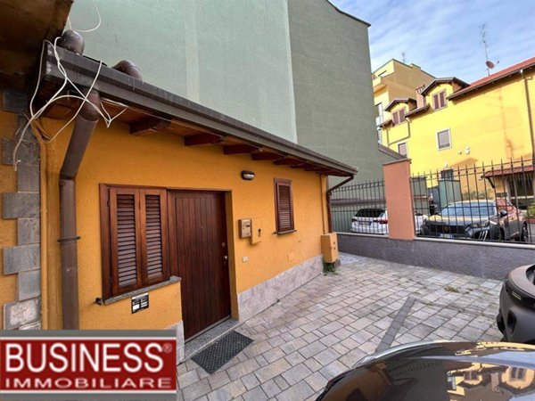 casa semindipendente in affitto a Corsico