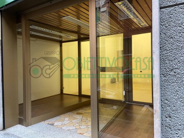 locale commerciale in affitto a Corsico