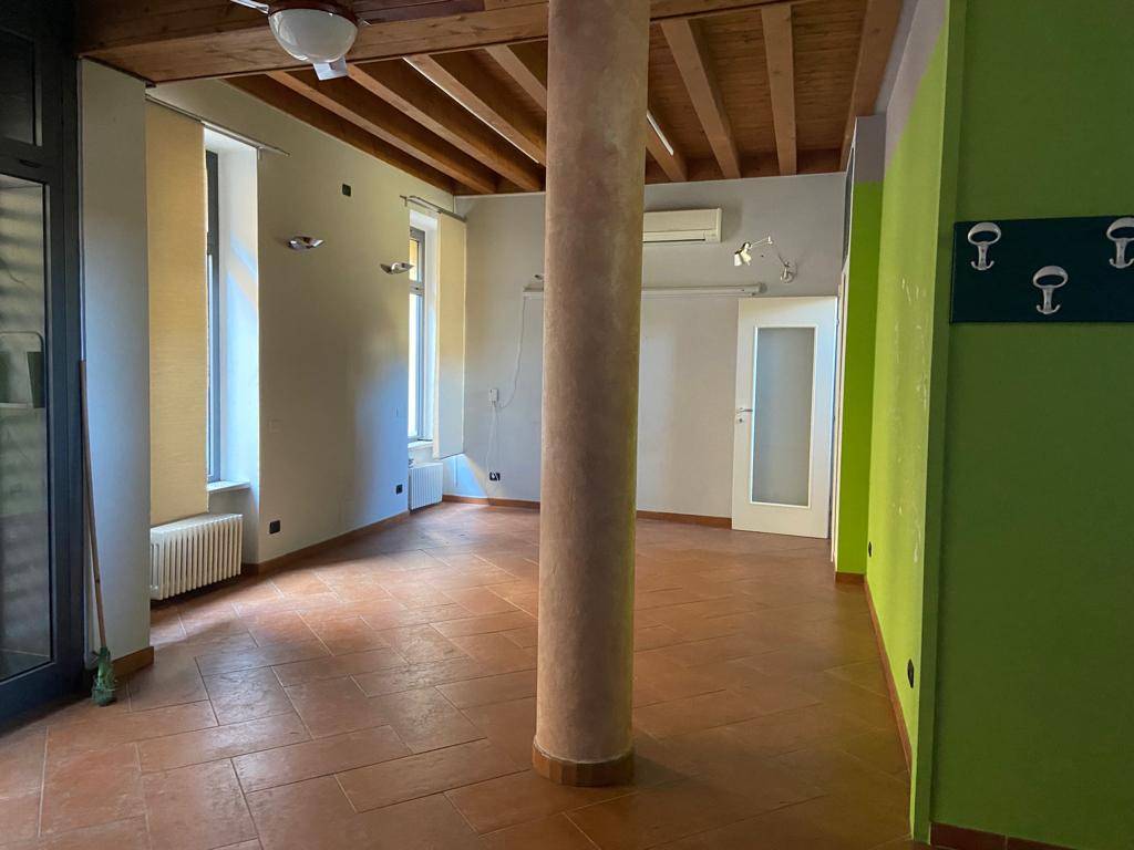 negozio in affitto a Cuggiono