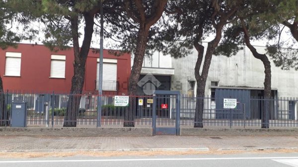 capannone in affitto a Cuggiono