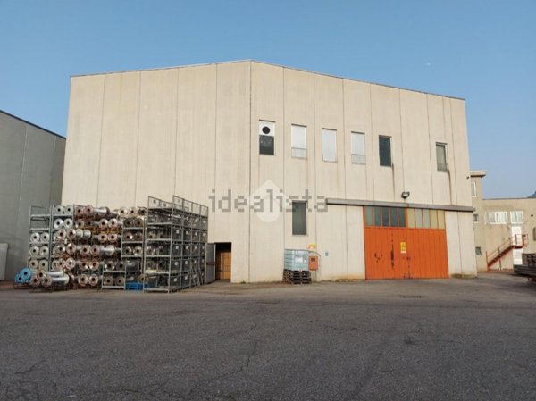 capannone in affitto a Cuggiono
