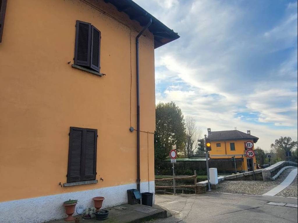 casa indipendente in affitto a Cuggiono in zona Castelletto di Cuggiono