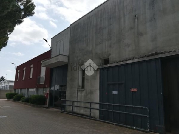 capannone in affitto a Cuggiono