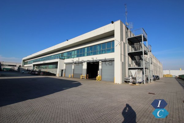 capannone in affitto a Cusago