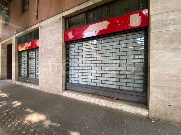 negozio in affitto a Cusano Milanino