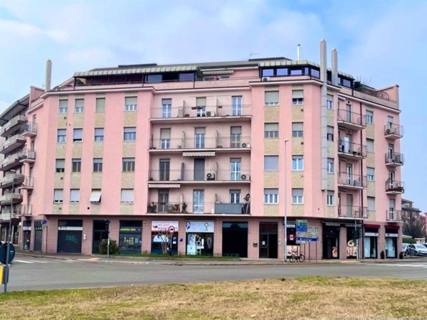 negozio in affitto a Cusano Milanino