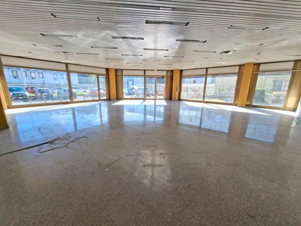 negozio in affitto a Cusano Milanino