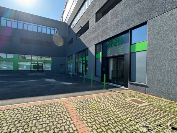locale commerciale in affitto a Cusano Milanino