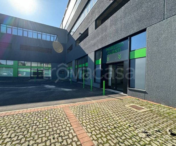 locale commerciale in affitto a Cusano Milanino