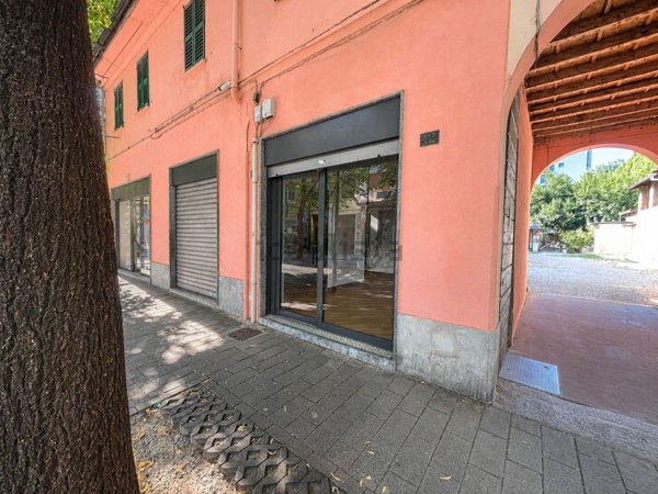negozio in affitto a Cusano Milanino