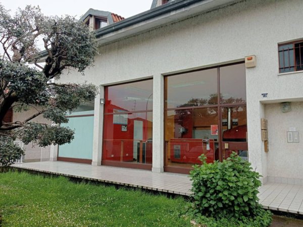 negozio in affitto a Dairago