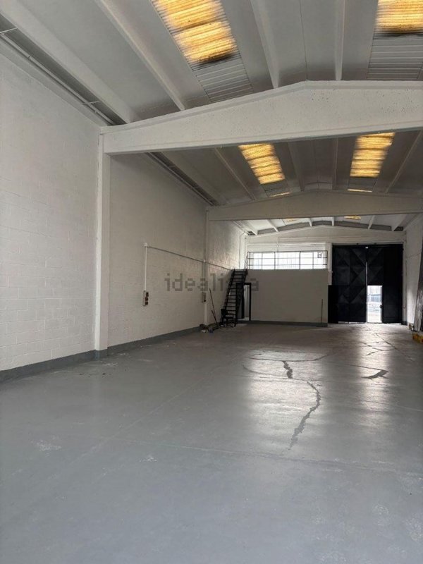 capannone in affitto a Gaggiano