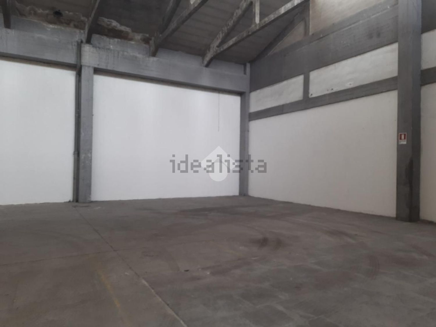 locale commerciale in affitto a Garbagnate Milanese