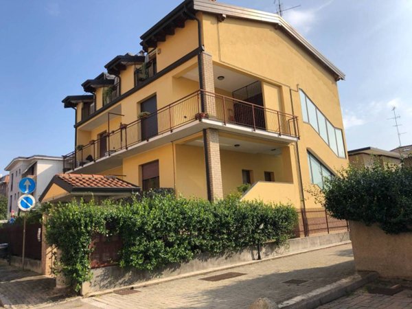 appartamento in affitto a Garbagnate Milanese