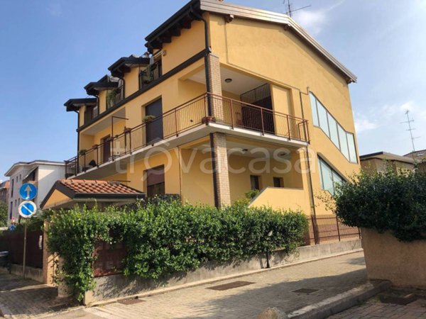 appartamento in affitto a Garbagnate Milanese
