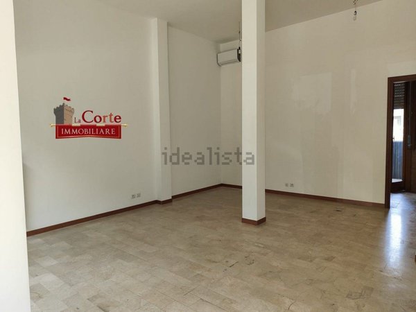 negozio in affitto a Garbagnate Milanese