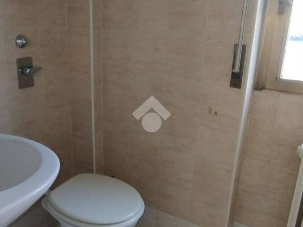 negozio in affitto a Garbagnate Milanese