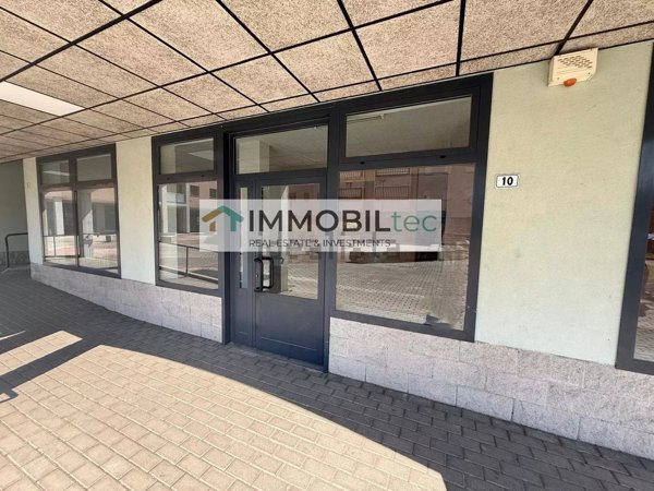 locale commerciale in affitto a Garbagnate Milanese