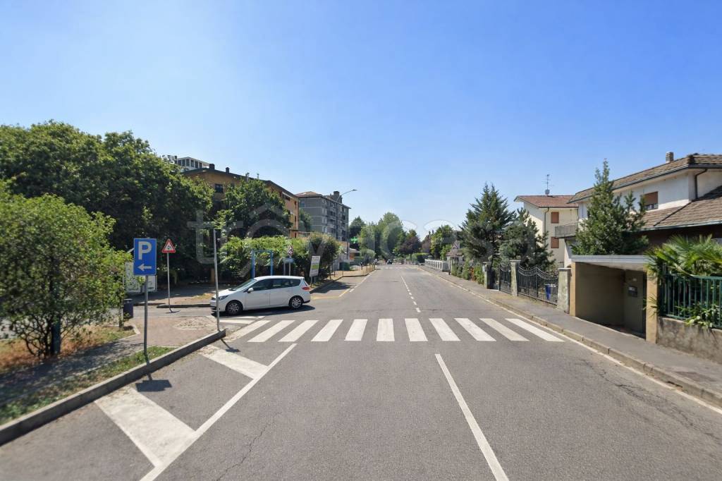 negozio in affitto a Garbagnate Milanese in zona Bariana